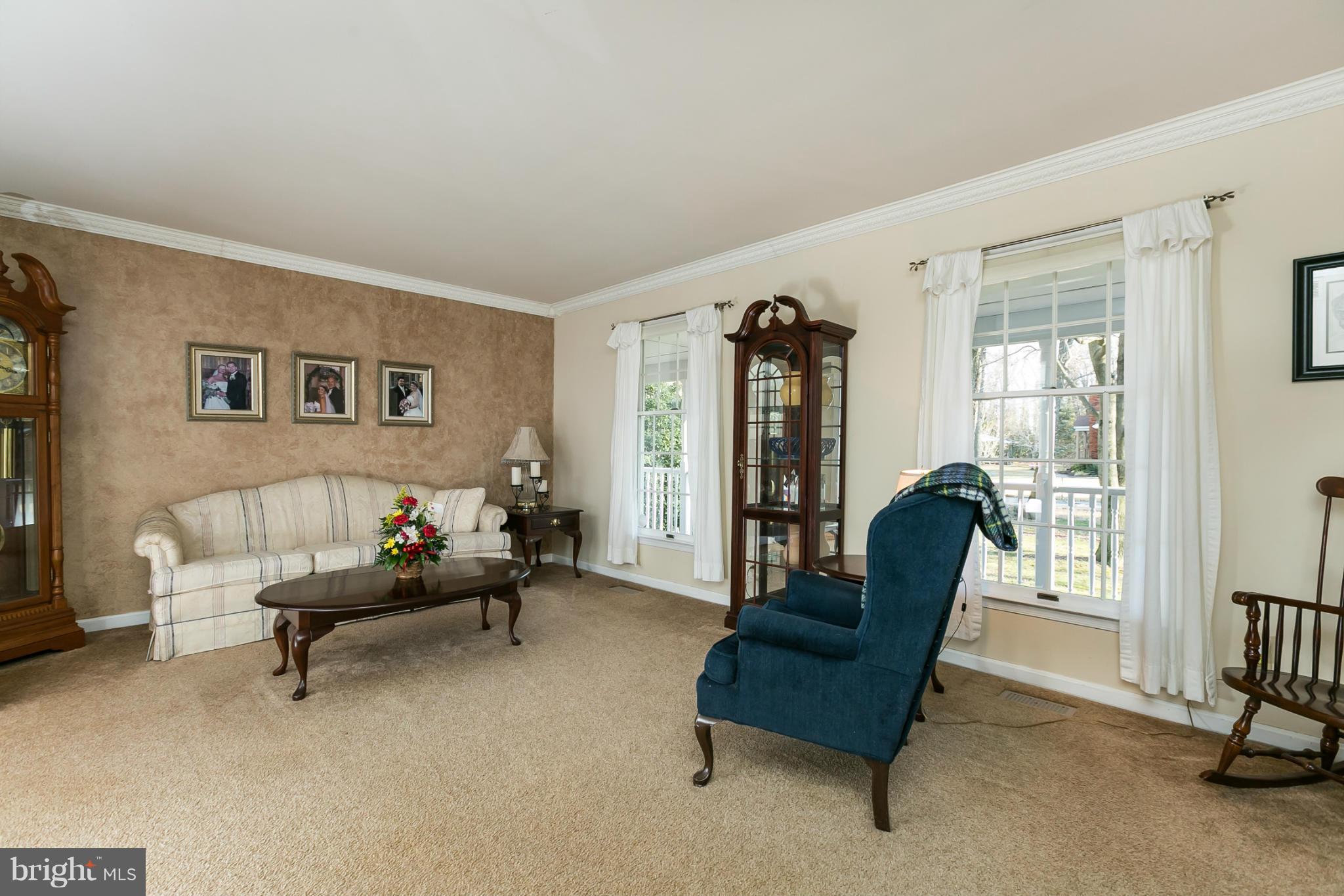 1248 Bayside Road Essex, MD 21221 - Photo 3 of 22 Living Room