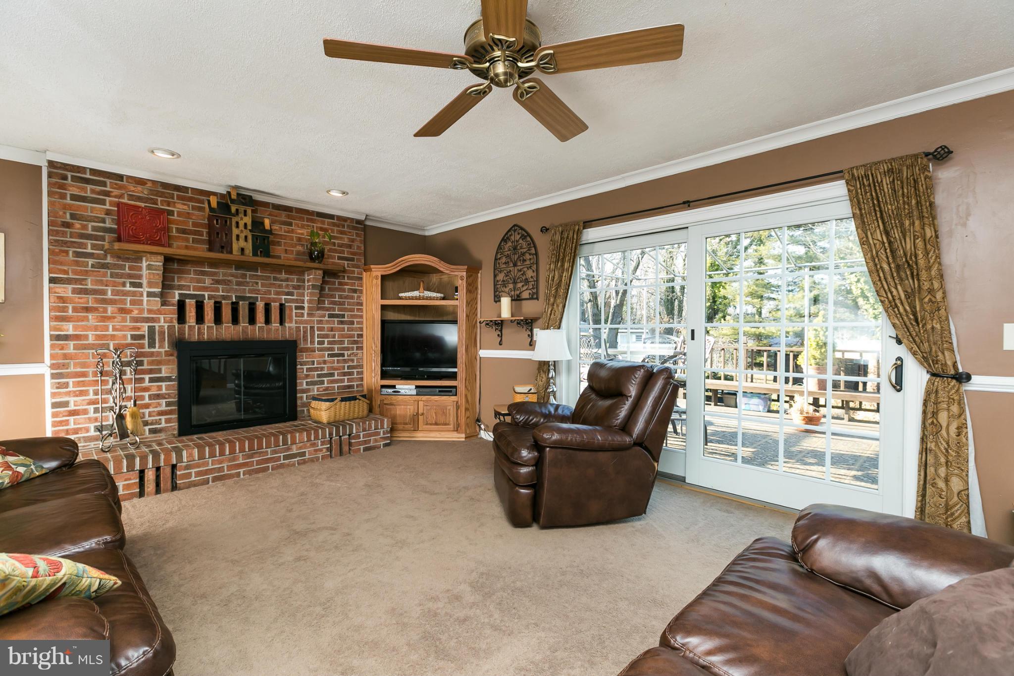 1248 Bayside Road Essex, MD 21221 - Photo 9 of 22 Family Room