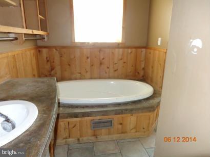 14621 St Paul Road Clear Spring, MD 21722 - Photo 11 of 25 Bath (Master)