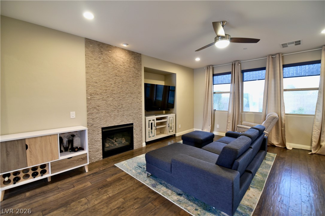 1120 Strada Cristallo Henderson, NV 89011 - Photo 10 of 52
