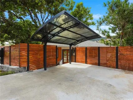 $948,000 | 2702 Nihi Street, Honolulu, HI 96819