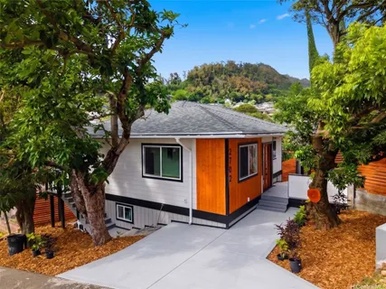 $948,000 | 2702 Nihi Street, Honolulu, HI 96819