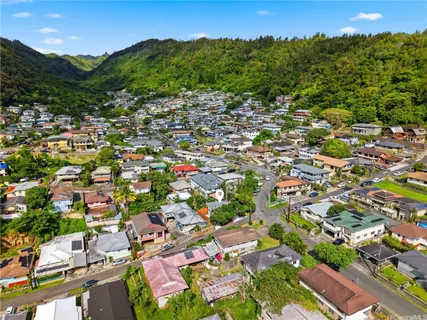 $948,000 | 2702 Nihi Street, Honolulu, HI 96819
