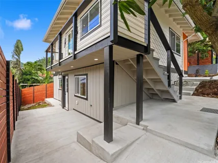 $948,000 | 2702 Nihi Street, Honolulu, HI 96819