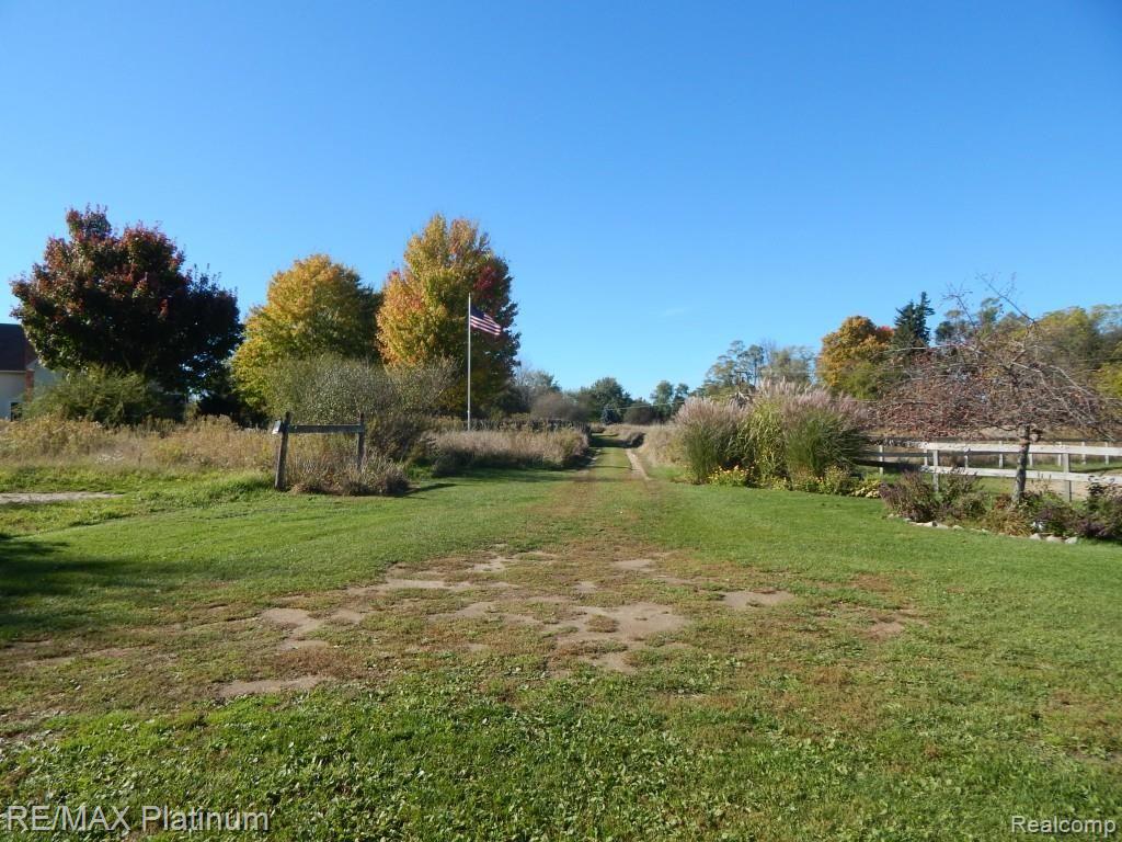 6418 Challis Road Brighton, MI 48116 - Photo 51 of 51 DSCN0107.jpg