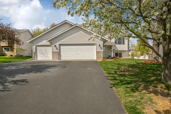 $335,000 | 6158 Wildwood Way, Monticello, MN 55362