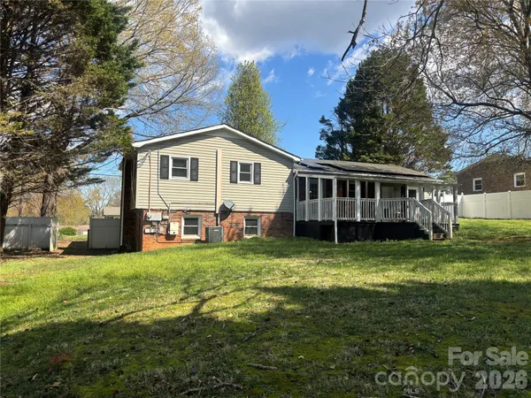 $224,900 | 2618 32nd Avenue Northeast, Hickory, NC 28601