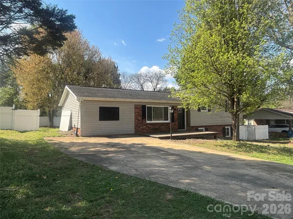 $224,900 | 2618 32nd Avenue Northeast, Hickory, NC 28601