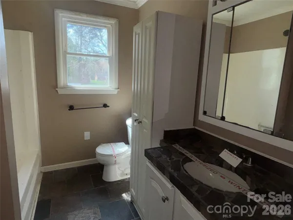 $224,900 | 2618 32nd Avenue Northeast, Hickory, NC 28601