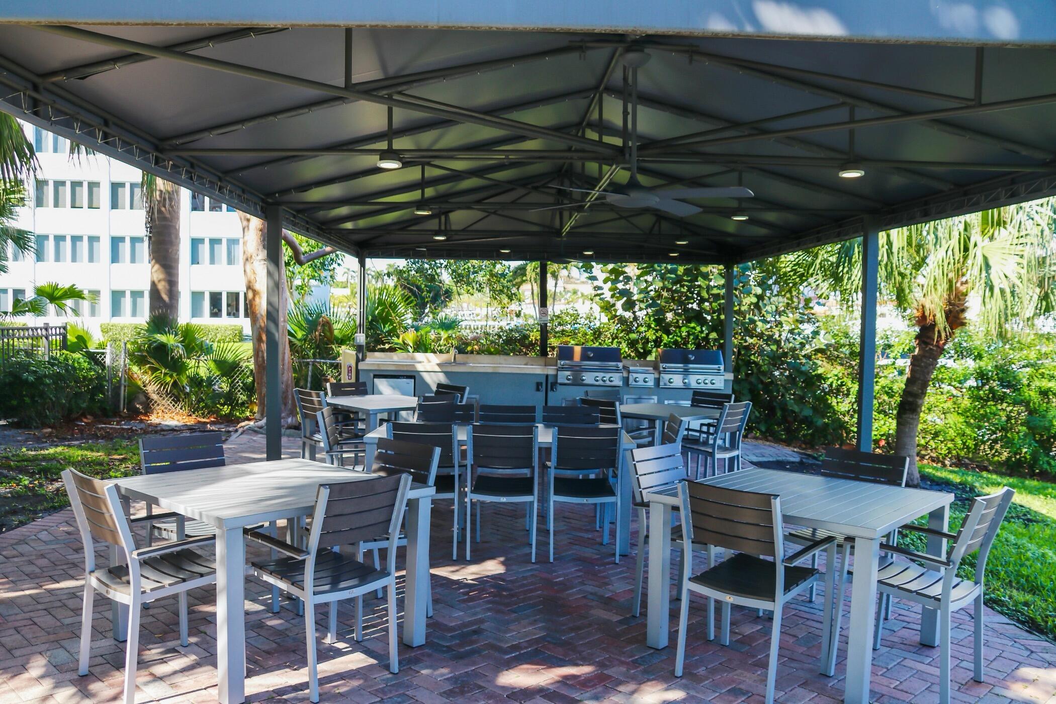 875 East Camino Real, Unit 7E Boca Raton, FL 33432 - Photo 6 of 11 Patio