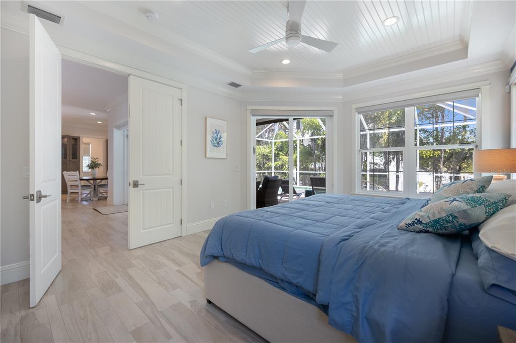 3919 Roberts Point Road Sarasota, FL 34242 - Photo 32 of 47