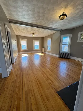 $1,800 | 23 Stoneland Road, Unit 2, Worcester, MA 01603