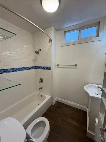 $1,950 | 1325 Douglas Street, Los Angeles, CA 90026