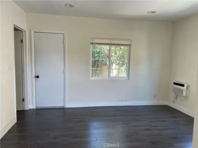$1,950 | 1325 Douglas Street, Los Angeles, CA 90026