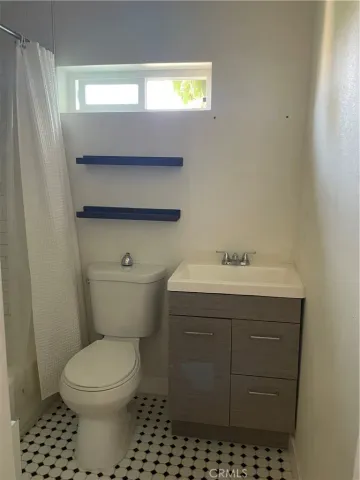 $1,950 | 1325 Douglas Street, Los Angeles, CA 90026