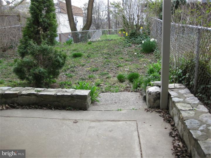 3134 Derry Road Philadelphia, PA 19154 - Photo 14 of 22 View in Back