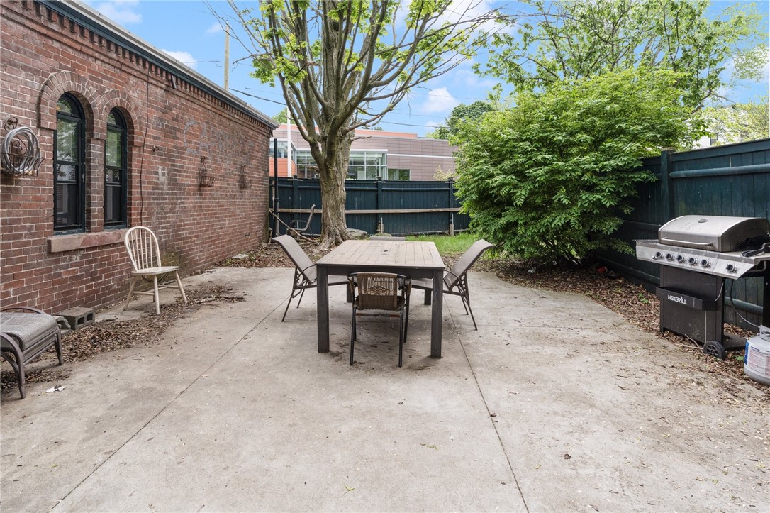 369 Thayer Street Providence, RI 02906 - Photo 4 of 20