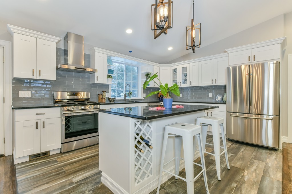 9 Dartmouth Road Marblehead, MA 01945 - Photo 4 of 29