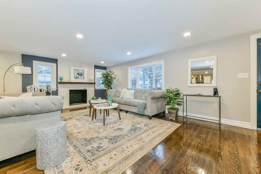 9 Dartmouth Road Marblehead, MA 01945 - Photo 10 of 29