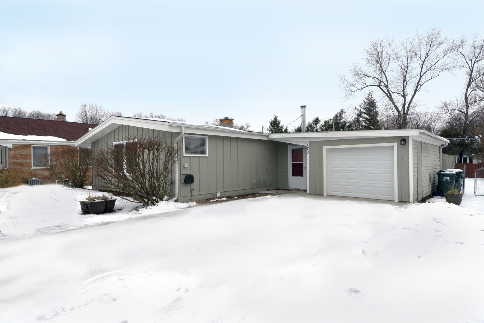120 North Rohlwing Road Palatine, IL 60074 - Photo 2 of 21