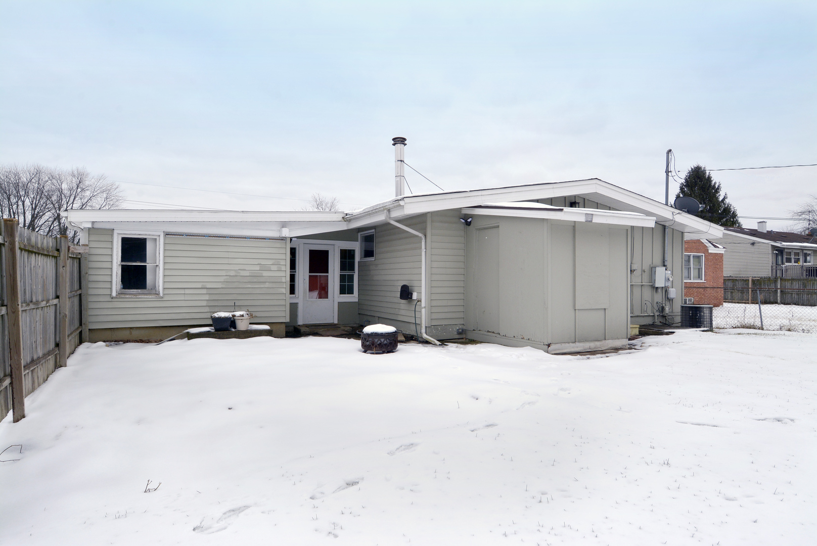 120 North Rohlwing Road Palatine, IL 60074 - Photo 5 of 21