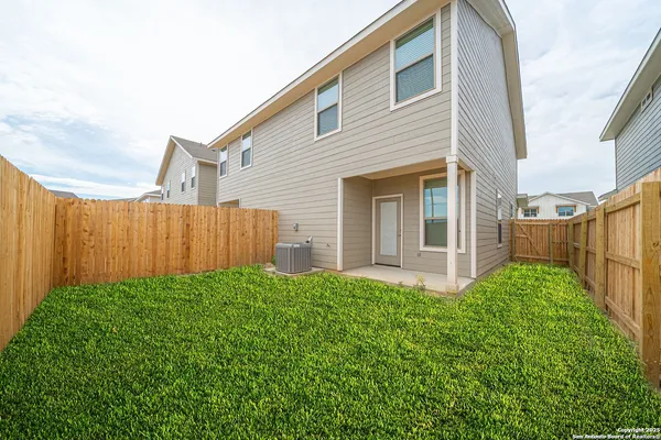$1,650 | 10215 Tulipwood Run, Unit 102, San Antonio, TX 78252