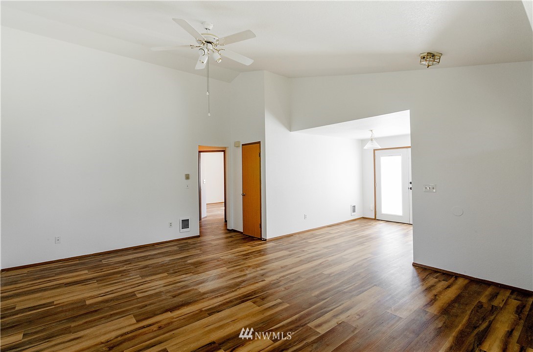 1478 Diamond Road Southeast Lacey, WA 98503 - Photo 5 of 19 Gallery Image 5