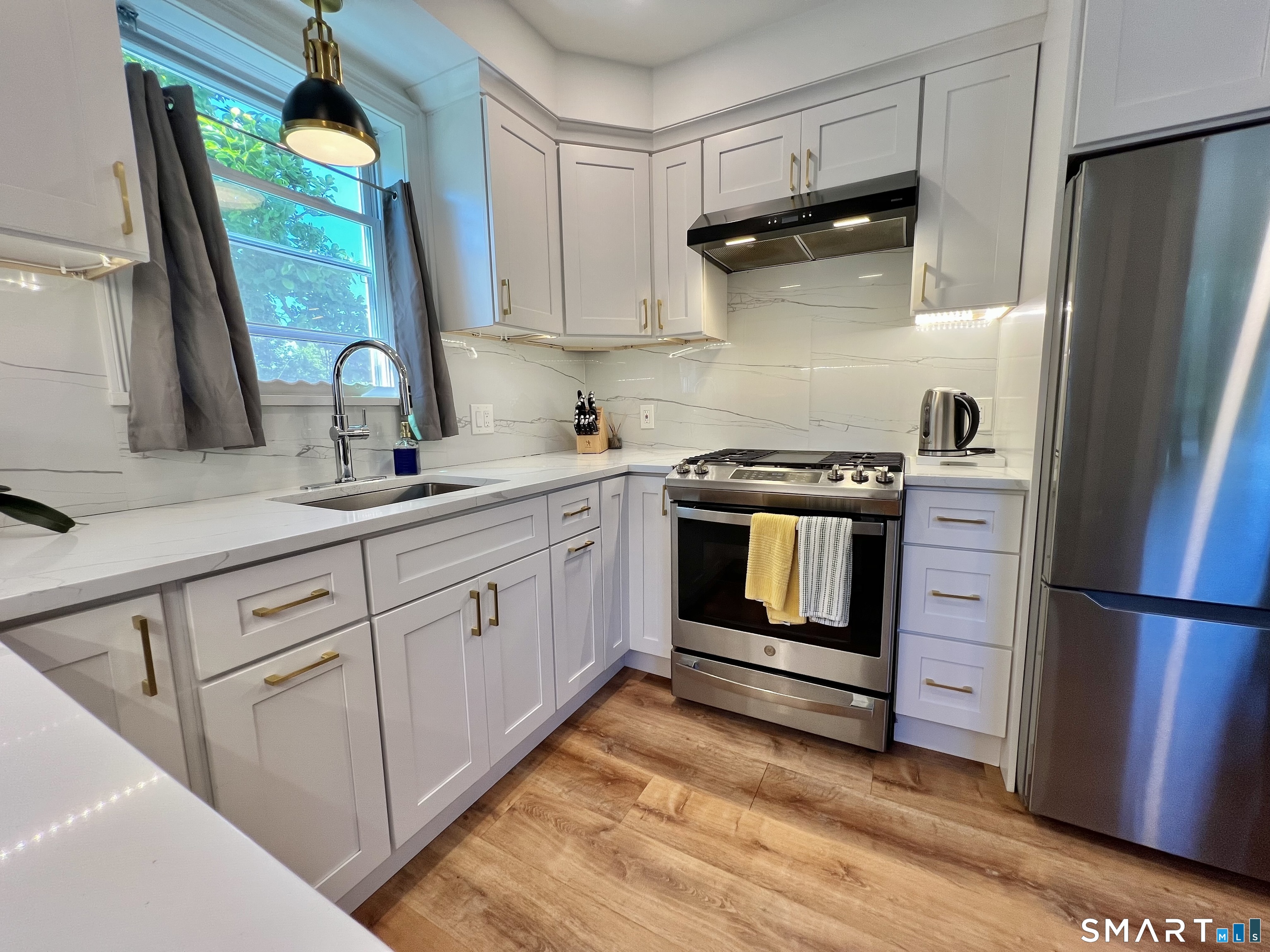444 Huntington Road Stratford, CT 06614 - Photo 15 of 20