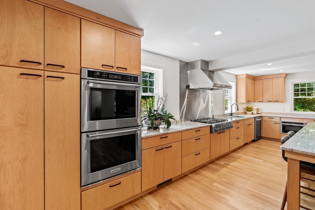 334 Farm Road Marlborough, MA 01752 - Photo 6 of 42 Gallery Image 6