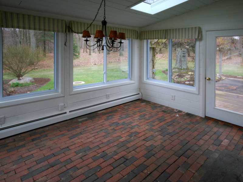 1102 Middle Road East Greenwich, RI 02818 - Photo 7 of 18 Bonus Room.