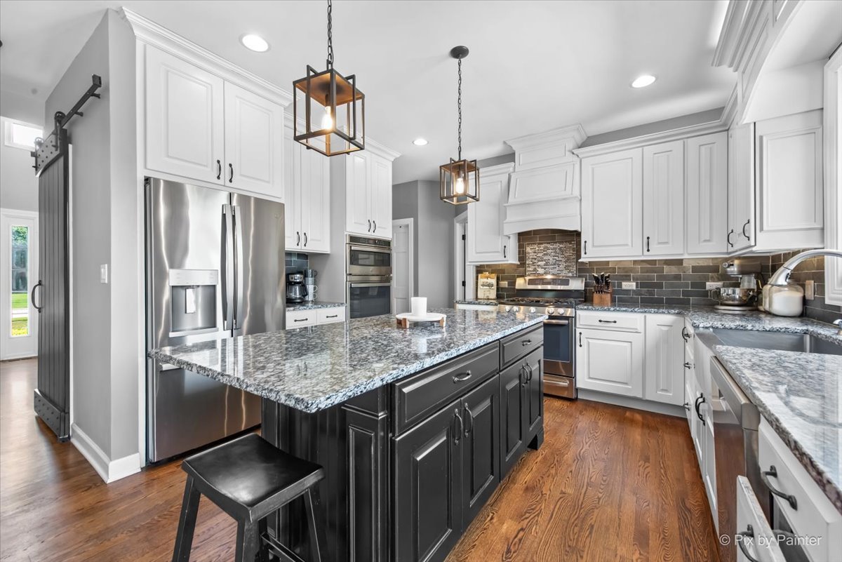 1712 Squirrel Trail Cary, IL 60013 - Photo 11 of 56