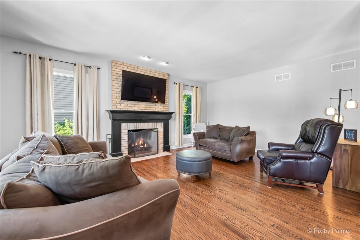 1712 Squirrel Trail Cary, IL 60013 - Photo 17 of 56