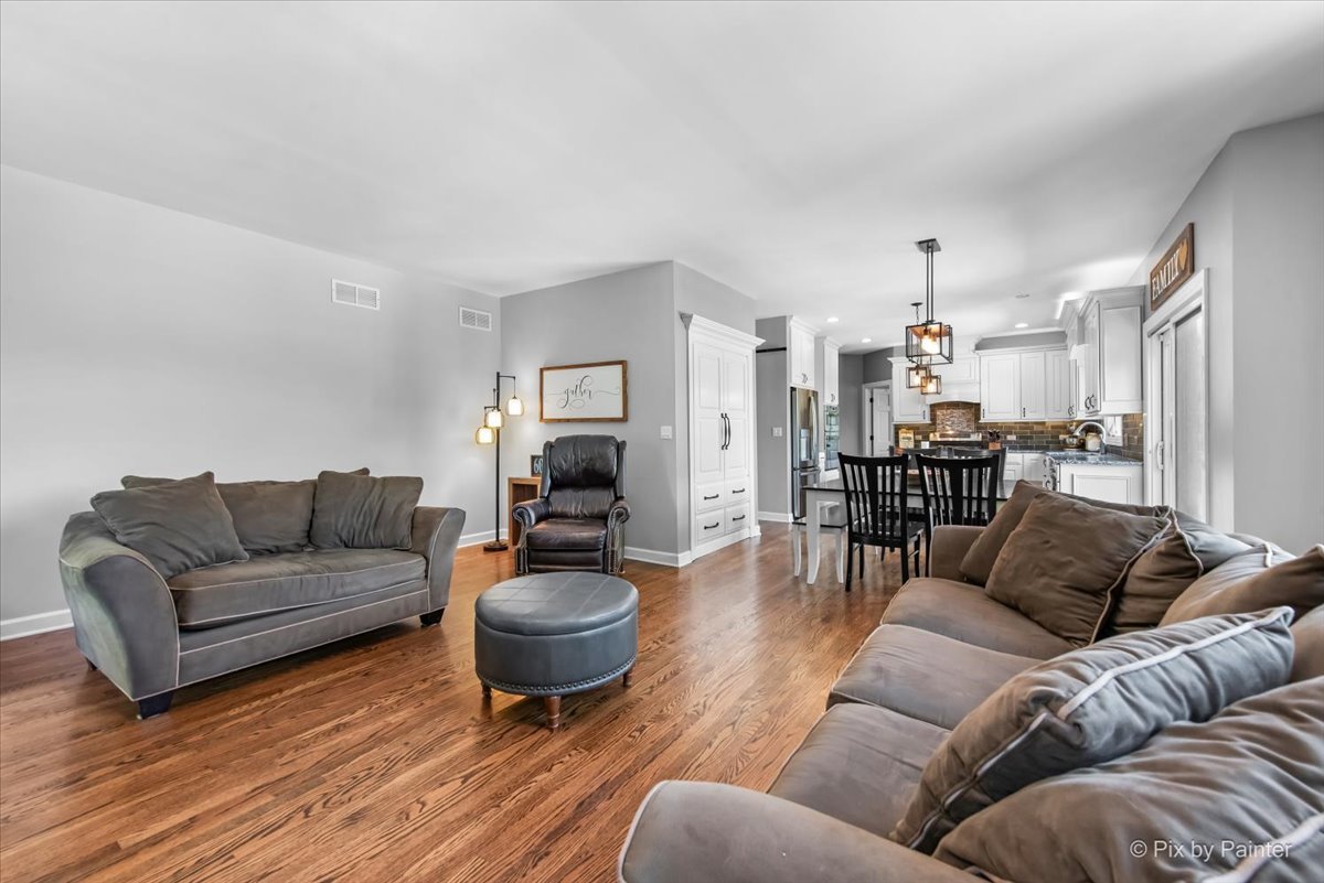 1712 Squirrel Trail Cary, IL 60013 - Photo 19 of 56