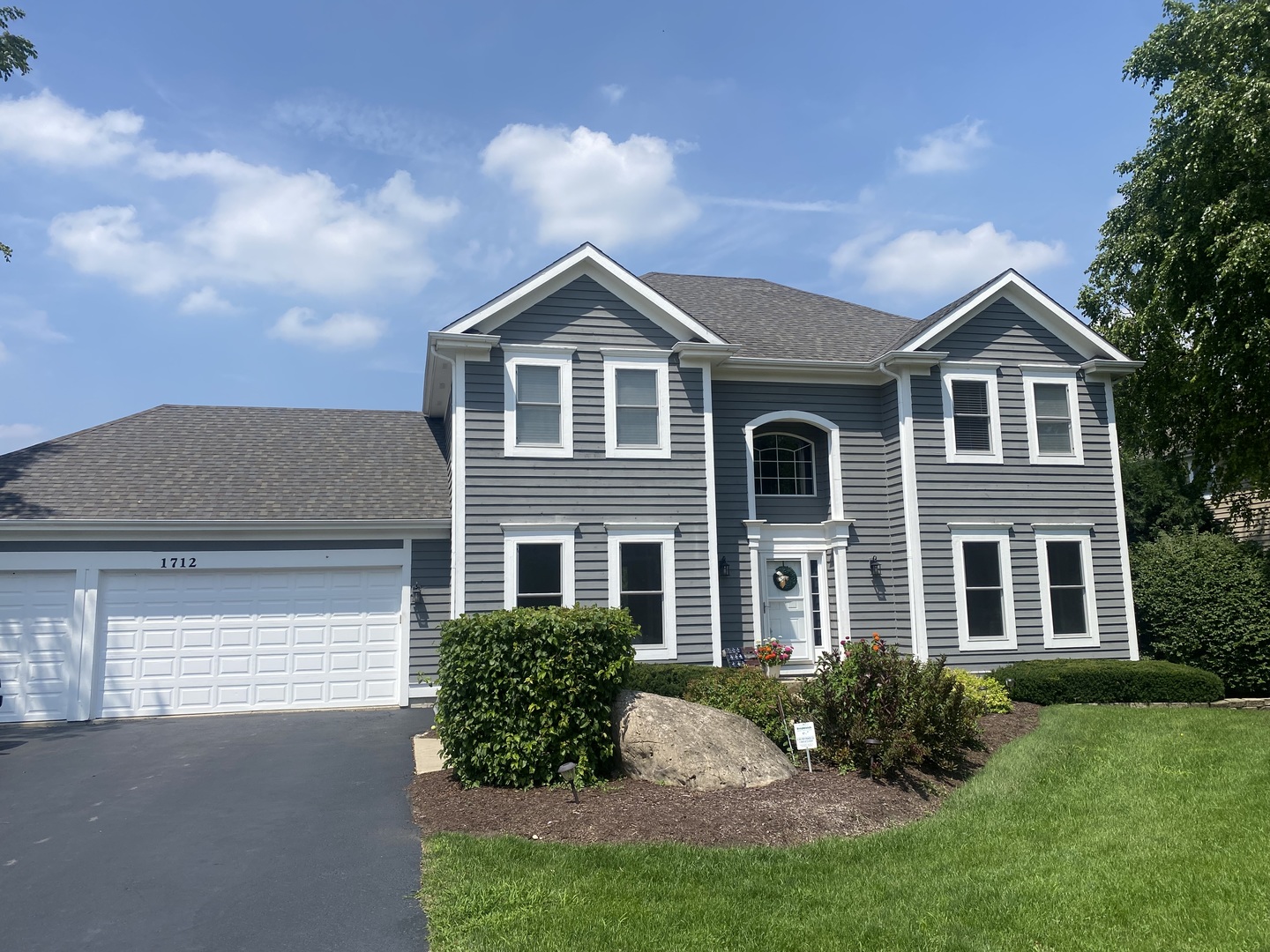 1712 Squirrel Trail Cary, IL 60013 - Photo 2 of 56