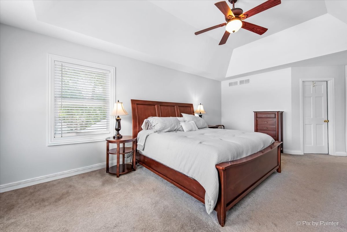 1712 Squirrel Trail Cary, IL 60013 - Photo 24 of 56