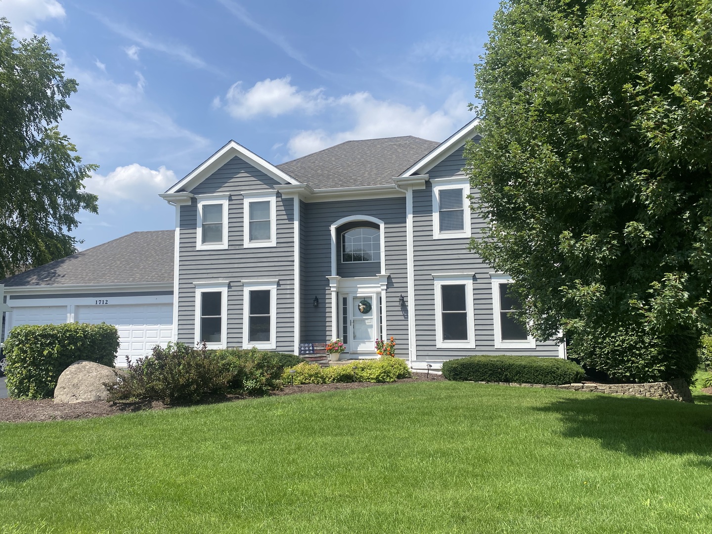 1712 Squirrel Trail Cary, IL 60013 - Photo 3 of 56