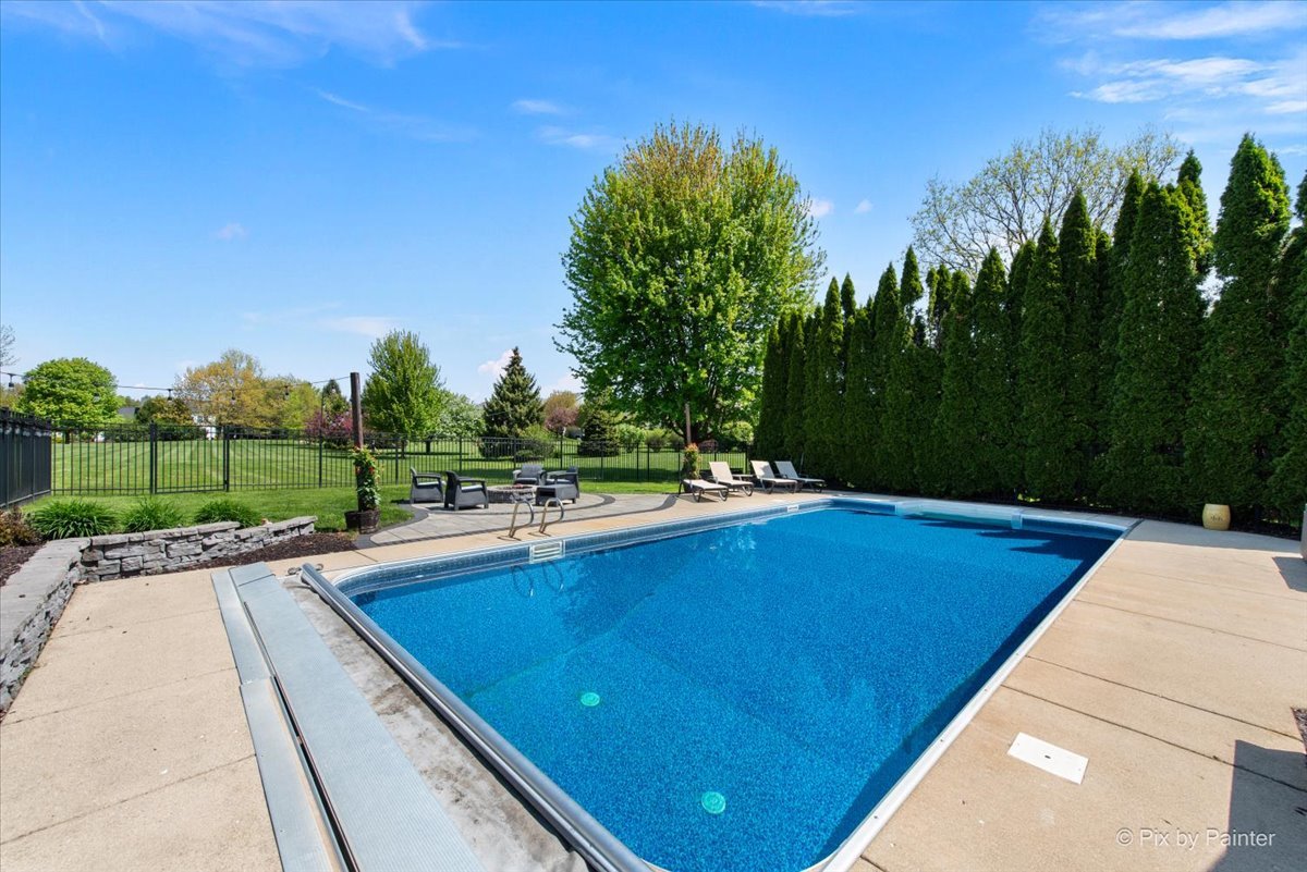 1712 Squirrel Trail Cary, IL 60013 - Photo 45 of 56