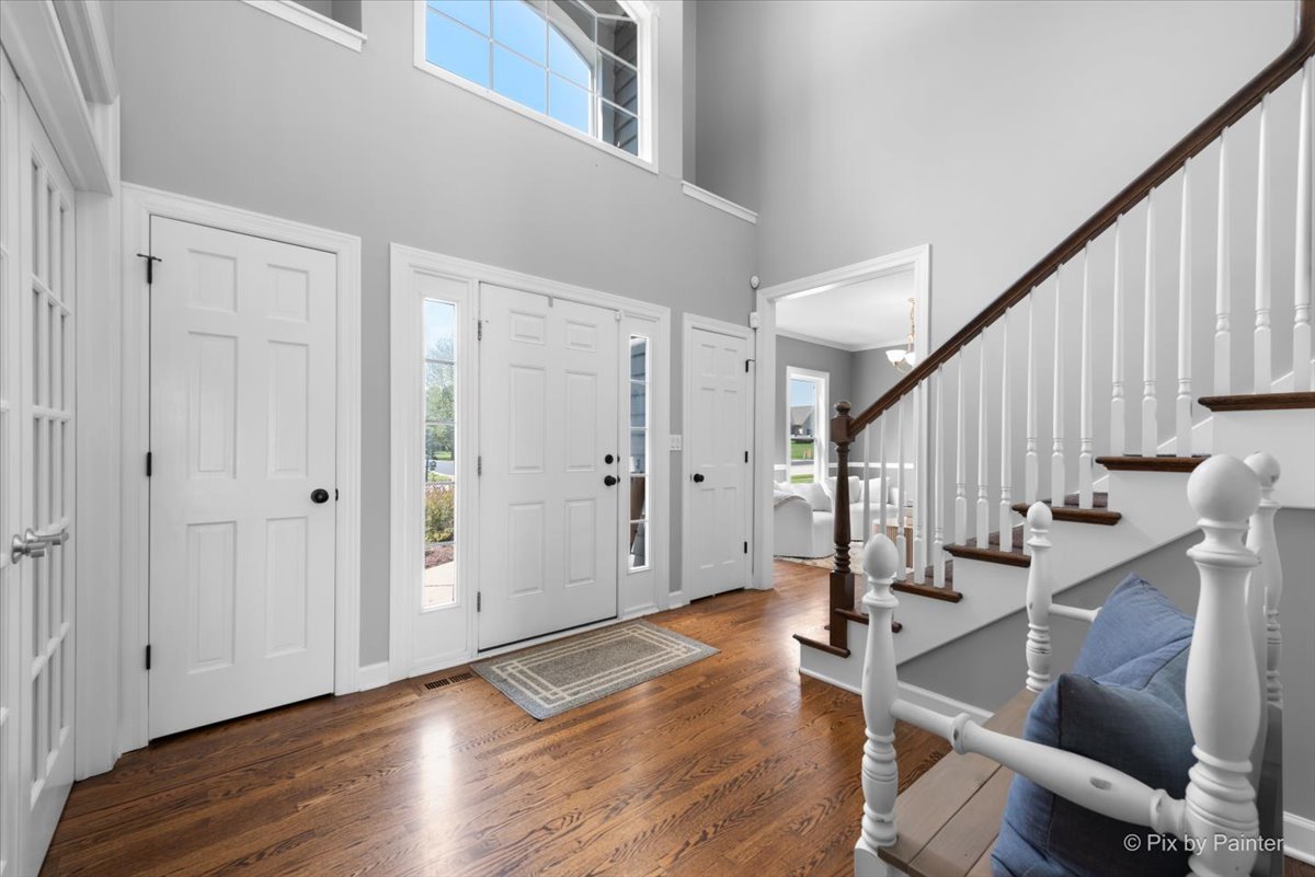 1712 Squirrel Trail Cary, IL 60013 - Photo 5 of 56