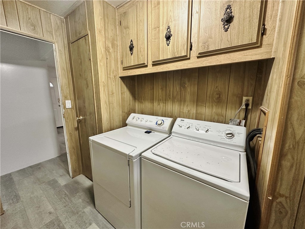 908 Louise Way Lebec, CA 93243 - Photo 17 of 32 Laundry Room