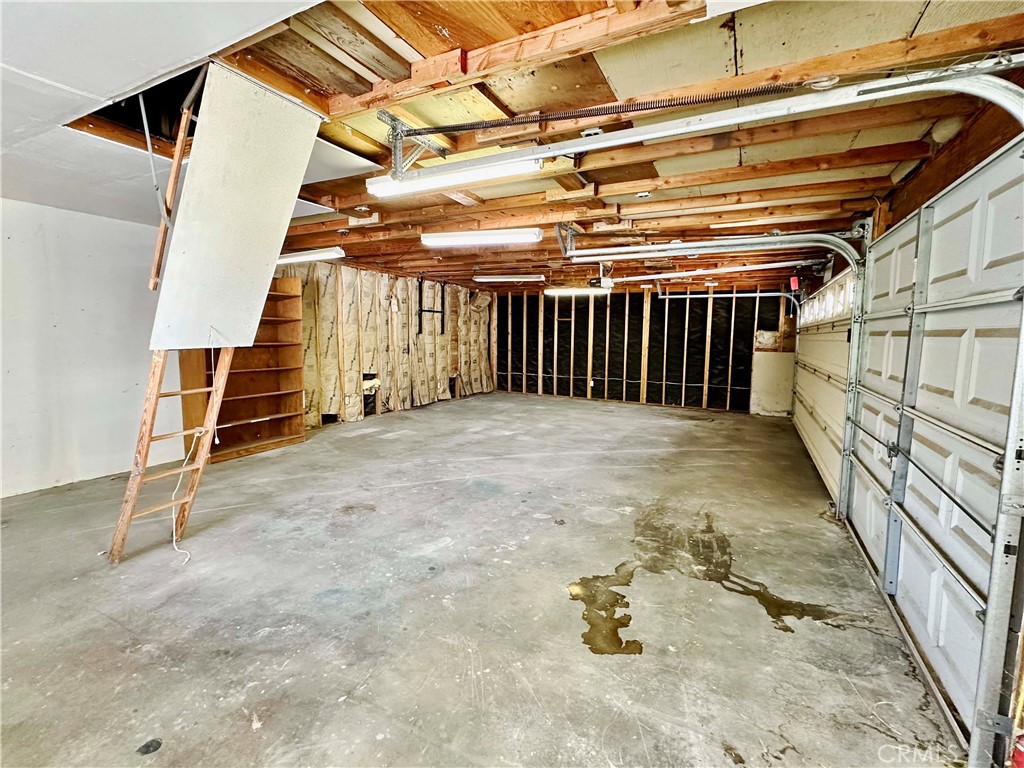 908 Louise Way Lebec, CA 93243 - Photo 21 of 32 Three car garage.