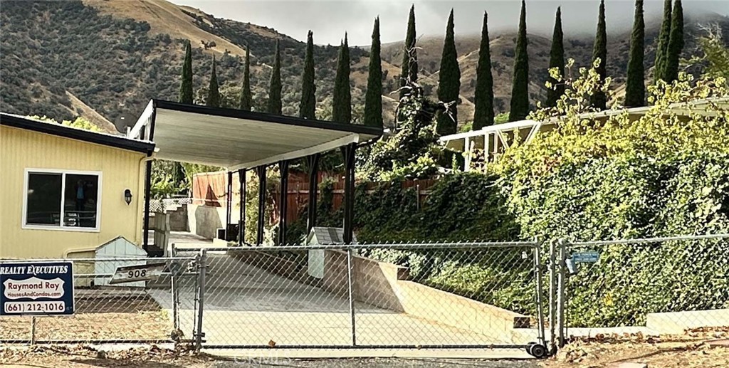 908 Louise Way Lebec, CA 93243 - Photo 24 of 32 Gated Driveway