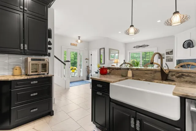 $3,900,000 | 25 Nute Road, Dover, NH 03820