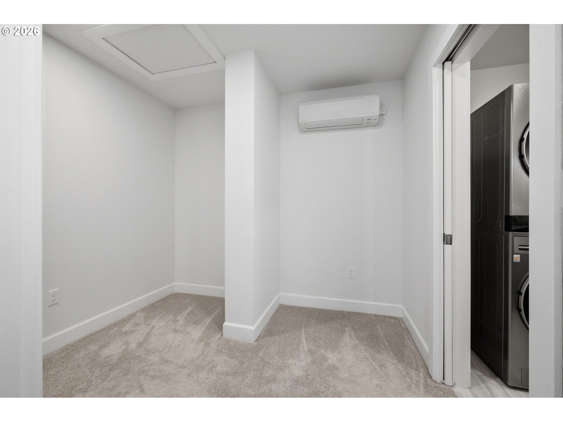 50 South 17th Street Cottage Grove, OR 97424 - Photo 13 of 24 a big room with an empty space