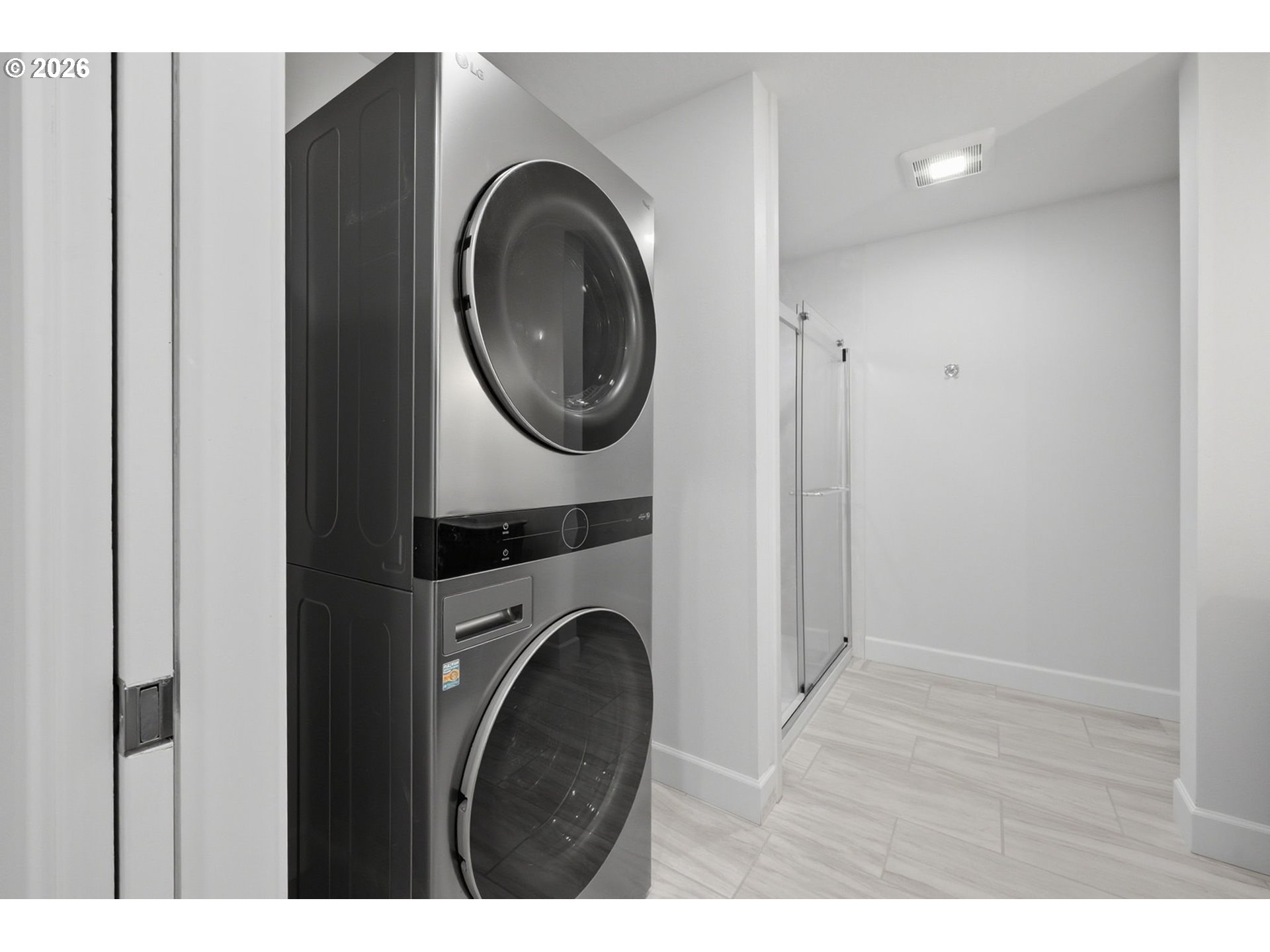 50 South 17th Street Cottage Grove, OR 97424 - Photo 14 of 24 a view of a kitchen with washer and dryer