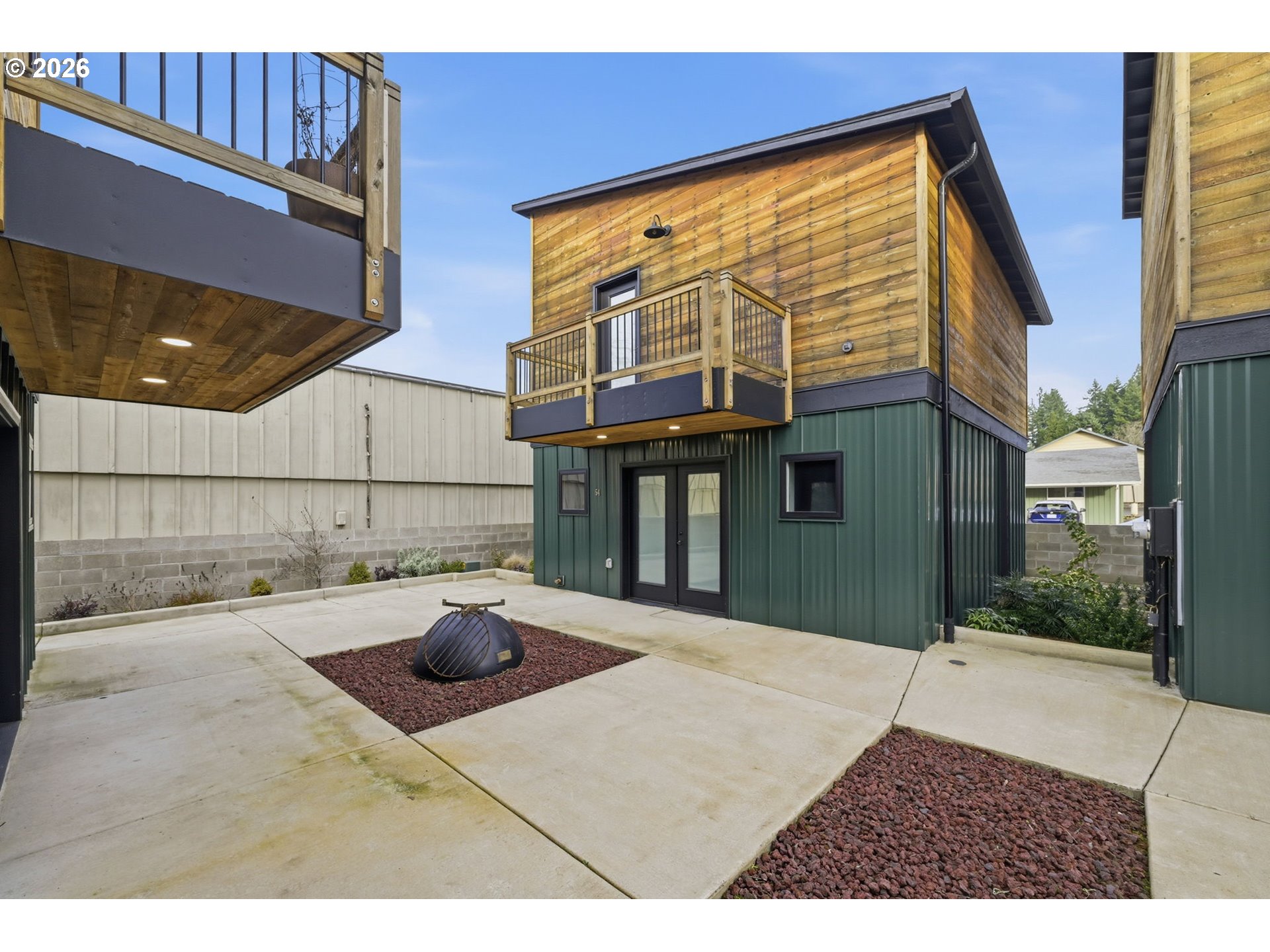 50 South 17th Street Cottage Grove, OR 97424 - Photo 5 of 24 a view of a house with a porch