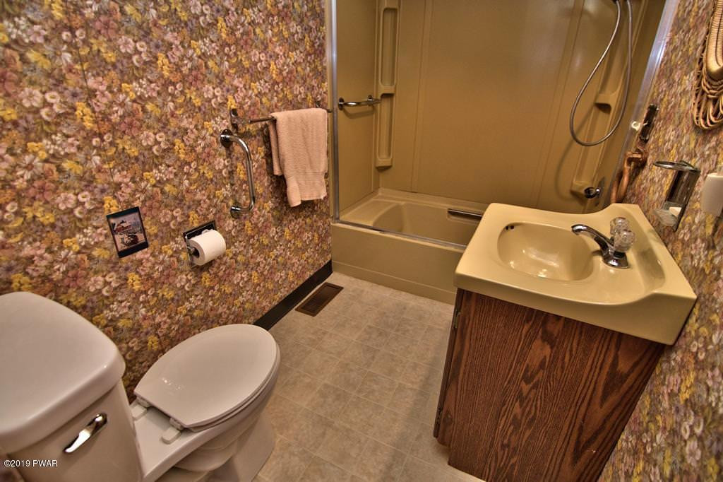 109 Purdytown Road Lakeville, PA 18438 - Photo 17 of 32