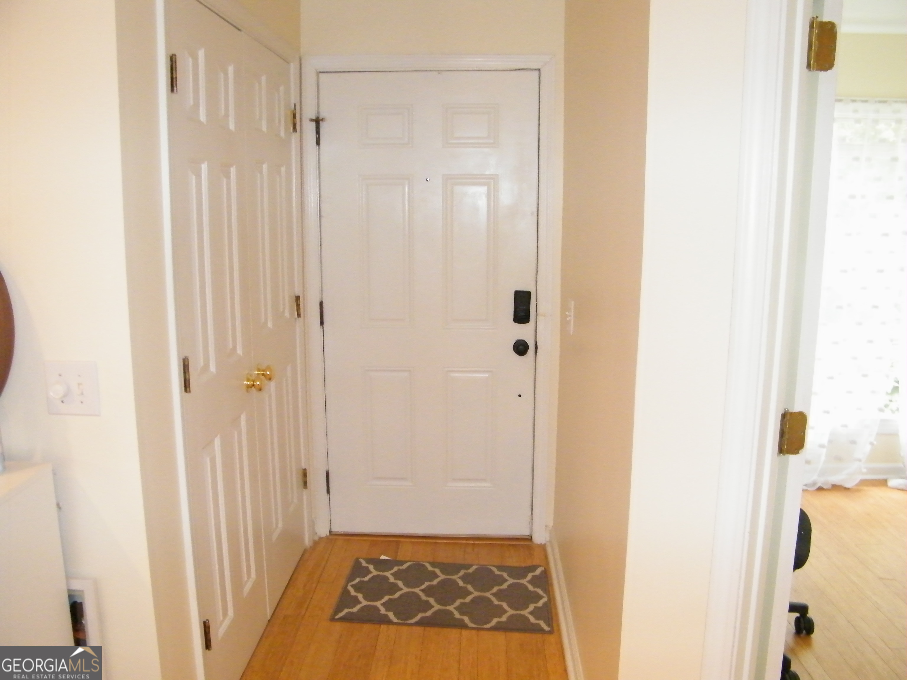 212 Abingdon Way Northeast Sandy Springs, GA 30328 - Photo 3 of 21