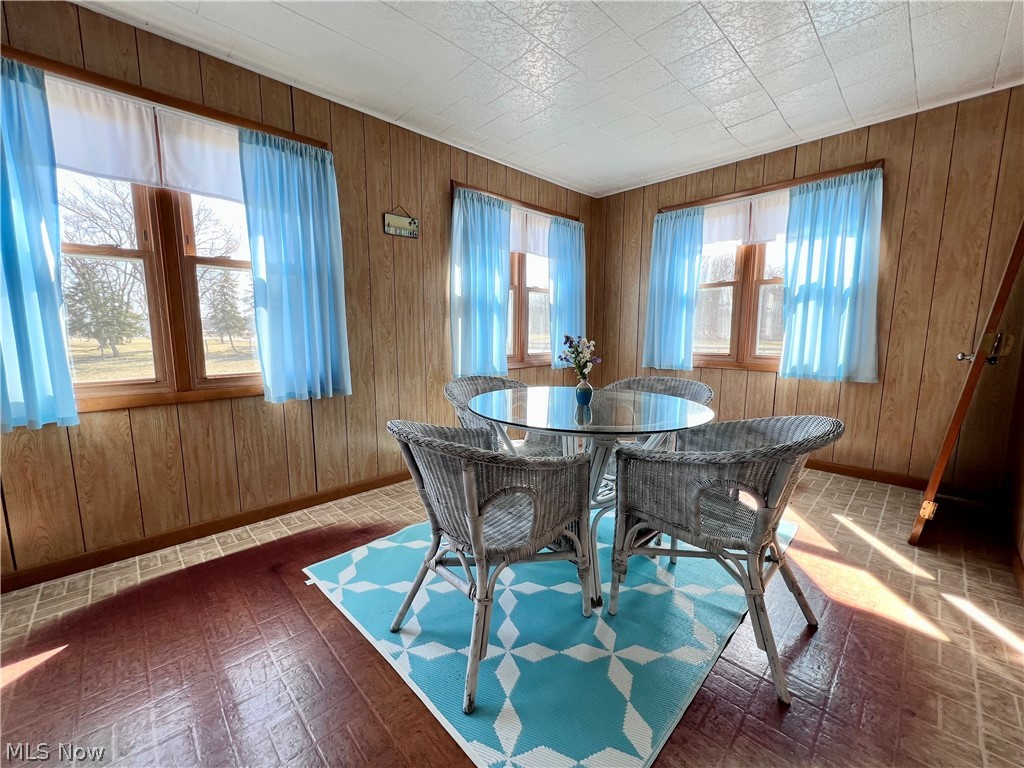 17061 Tavern Road Middlefield, OH 44062 - Photo 4 of 23