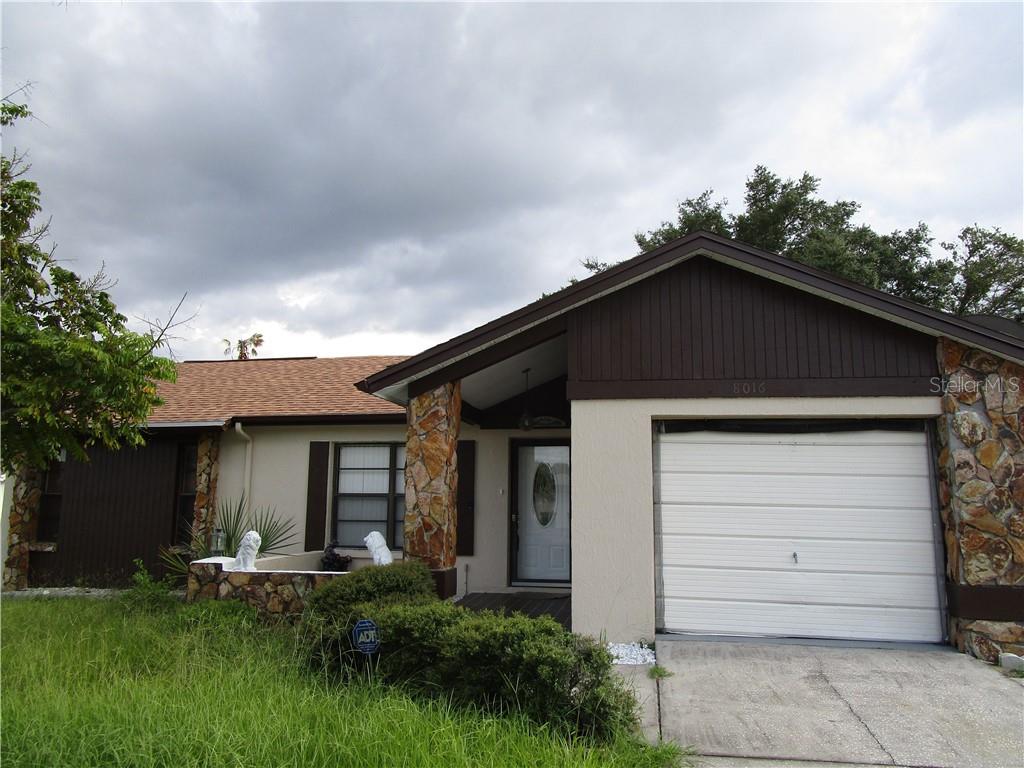 8016 Laura Vista Loop 2/2/1 Fantastic Oversized Corner Lot