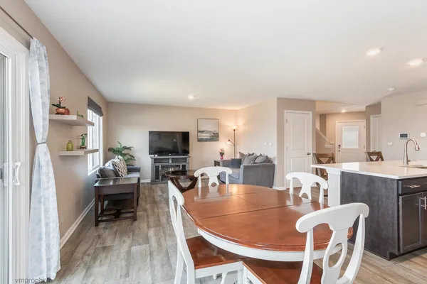$392,000 | 724 Wellington Lane, Cary, IL 60013